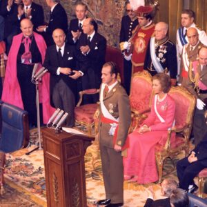 Juan Carlos I Burbon proklamowany królem Hiszpanii 22 listopada 1975